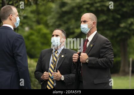 17. Mai 2020 - Washington, DC, USA: Geheimdienstagenten warten auf die Ankunft von US-Präsident Donald Trump im Weißen Haus nach einem Wochenendausflug nach Camp David. Foto von Chris Kleponis/Pool/ABACAPRESS.COM Stockfoto