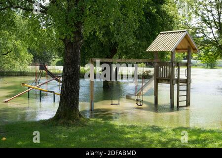 Chiemsee Hochwasser Juni 2013, Überfluteter Park, Truchtlaching, Chiemgau, Oberbayern, Deutschland, Europa Stockfoto