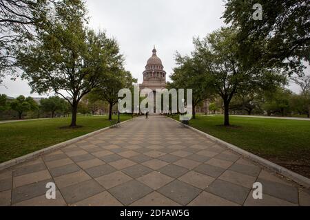 Frühling, 2016 - Austin, Texas, USA - Austin Central Street in Downtown. Texas Capitol Gebäude. Stockfoto