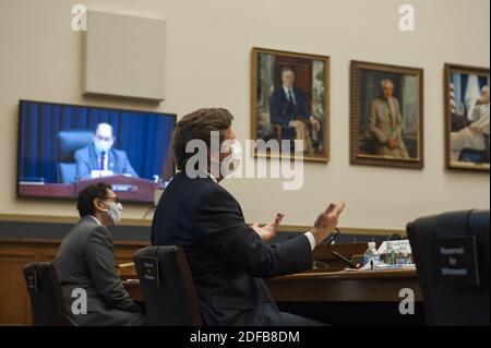 Jay Clayton, Vorsitzender der US Securities and Exchange Commission, bezeugt vor einer Anhörung des Ausschusses für Finanzdienstleistungen des Repräsentantenhauses mit dem Titel "Kapitalmärkte und Notkredite in der COVID-19-Ära" im Bürogebäude des Rayburn House auf dem Capitol Hill in Washington, DC, USA, Donnerstag, 25. Juni 2020. Kredit: Rod Lampey / CNP / Pool Stockfoto