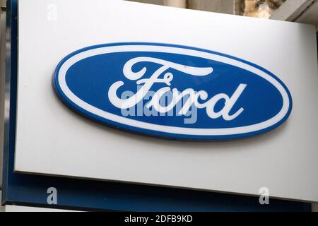 Ein Ladenschild von Ford, am 28. Juni 2020 in Paris, Frankreich. Foto von David Niviere/ABACAPRESS.COM Stockfoto