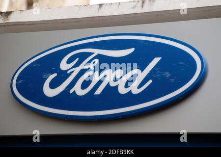 Ein Ladenschild von Ford, am 28. Juni 2020 in Paris, Frankreich. Foto von David Niviere/ABACAPRESS.COM Stockfoto