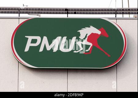 Ein Ladenschild von PMU, am 28. Juni 2020 in Paris, Frankreich. Foto von David Niviere/ABACAPRESS.COM Stockfoto
