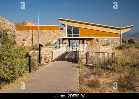 Vernal, Utah - 20. September 2020: Das Dinosaur National Monument Visitor Center und Souvenirladen Stockfoto