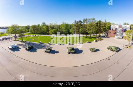 Luftpanorama Blick auf das Museum Diorama in sonnigen Sommertag. Denkmal sowjetische Panzer. Kirowsk, Leningrad, Russland. Übersetzung: 'Das Museum - Stockfoto