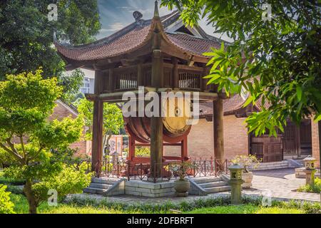 Literaturtempel in Hanoi in Südostasien, Vietnam. Konfuzius-Tempel in vietnamesischer Hauptstadt Stockfoto