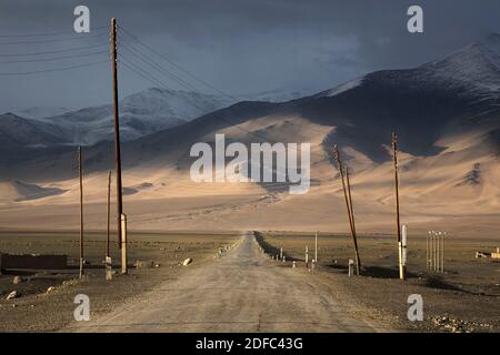 Tadschikistan, Provinz Gbao, Autobahn M41 in der Nähe des Karakul-Sees Stockfoto