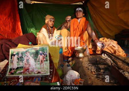 Indien, die lokale Frau Guru satvi Maha Kumbh mela 2013 in Allahabad Stockfoto