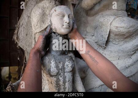 Indien, machen Durga Statue für Durga puja Feier in Kolkata Stockfoto