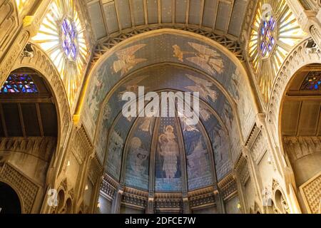 Frankreich, Paris, Saint Christophe de Javel römisch-katholische Kirche (1930), aus geformtem verstärktem Zement Stockfoto