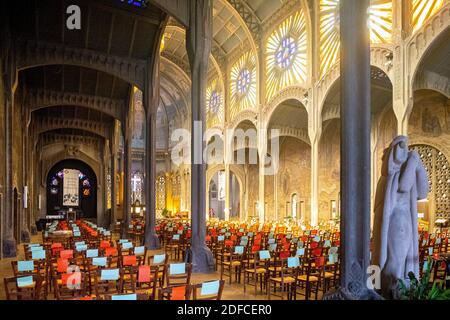 Frankreich, Paris, Saint Christophe de Javel römisch-katholische Kirche (1930), aus geformtem verstärktem Zement Stockfoto