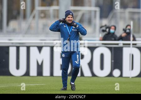 Stadt Gelsenkirchen, Deutschland. 03. Dez. 2020. firo: 04.12.2020, Fußball, 1. Bundesliga, Saison 2020/2021, FC Schalke 04, Training, Cheftrainer Manuel Baum (FC Schalke 04) Quelle: dpa/Alamy Live News Stockfoto