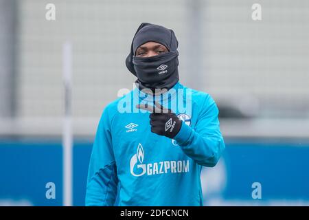 Stadt Gelsenkirchen, Deutschland. 03. Dez. 2020. firo: 04.12.2020, Fußball, 1.Bundesliga, Saison 2020/2021, FC Schalke 04, Training, Rabbi Matondo (FC Schalke 04) Quelle: dpa/Alamy Live News Stockfoto