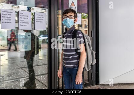 ILLUSTRATION RÜCKKEHR ZUR SCHULE, WIEDERERÖFFNUNG DER SCHULEN NACH DER INHAFRATION WÄHREND DER COVID 19 PANDEMIE, CHARENTON LE PONT, ILE DE FRANCE, FRANKREICH, EUROPA Stockfoto