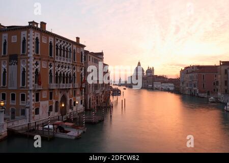 I/Venedig: Canal Grande am Morgen Stockfoto