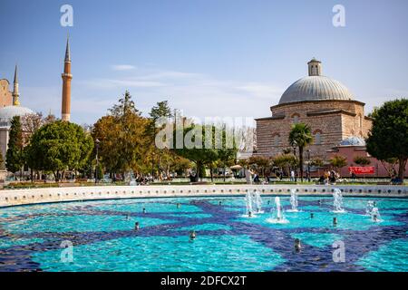 Istanbul, Türkei - September 2020: Hagia Sophia oder Ayasofya ist die ehemalige griechisch-orthodoxe christliche patriarchalische Kathedrale, später eine osmanische kaiserliche Mo Stockfoto