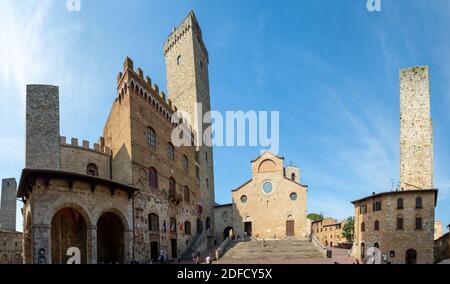 San Gimignano ist eine italienische Kleinstadt in der Provinz Siena, Toskana, mit einem mittelalterlichen Stadtkern und wird auch "Mittelalterliches M Stockfoto