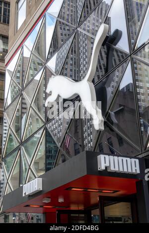 Puma Flagship Store an der Fifth Avenue, New York City, USA Stockfoto