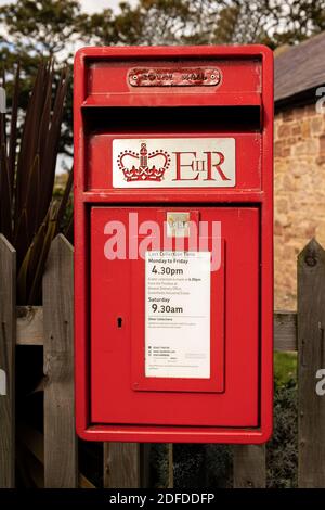 Roten Briefkasten Stockfoto