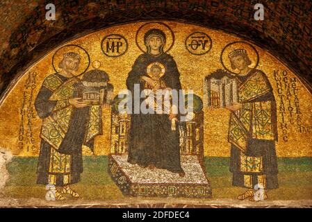 Das Vestibülmosaik in der Hagia Sophia, Istanbul, Türkei. Stockfoto