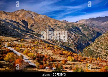 Sirrako VILLAGE, Griechenland. Eine der schönsten griechischen Bergdörfern, auf tzoumerka Berge, Ioannina, Epirus. Stockfoto