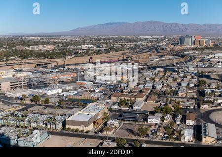 Blick auf die Innenstadt von Las Vegas von den Allure Condos, Sahara Avenue, Las Vegas, Nevada Stockfoto