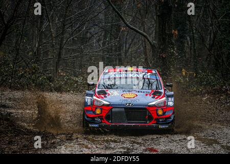 11 NEUVILLE Thierry (Bel), GILSOUL Nicolas (Bel), Hyundai i20 Coupe WRC, Hyundai Shell Mobis WRT, Aktion während der ACI Rally Monza 2020, 7. Lauf der FIA WRC Meisterschaft 2020 vom 3. Bis 8. Dezember 2020 in Monza, Brianza in Italien - Foto FranÃ§ois Flamand / DPPI / LM Stockfoto
