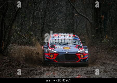 11 NEUVILLE Thierry (Bel), GILSOUL Nicolas (Bel), Hyundai i20 Coupe WRC, Hyundai Shell Mobis WRT, Aktion während der ACI Rally Monza 2020, 7. Lauf der FIA WRC Meisterschaft 2020 vom 3. Bis 8. Dezember 2020 in Monza, Brianza in Italien - Foto FranÃ§ois Flamand / DPPI / LM Stockfoto