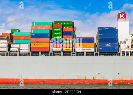 MACKINAC-BRÜCKE, Containerschiff. Southampton, Hampshire, England, Vereinigtes Königreich, Europa Stockfoto