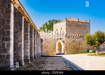 Die Abtei Santa María la Real de Las Huelgas ist ein Kloster der Zisterzienserinnen. Burgos, Kastilien und Leon, Spanien, Europa Stockfoto