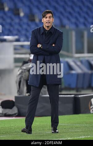 Rom, Italien. Dezember 2020. Paulo Fonseca Trainer von AS Roma schaut während der Europa League Group Bühne EIN Fußballspiel zwischen AS Roma und Young Boys im Stadio Olimpico in Rom (Italien), 3. Dezember 2020. Foto Antonietta Baldassarre/Insidefoto Kredit: Insidefoto srl/Alamy Live News Stockfoto