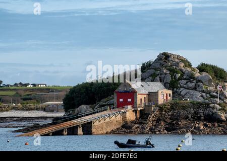 Die Rettungsbootstation in Hugh Town St Marys auf den Scilly-Inseln, Großbritannien. Stockfoto
