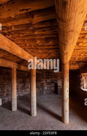 Blockhütte und Steinhütte am Pipe Spring National Monument, Arizona, USA Stockfoto