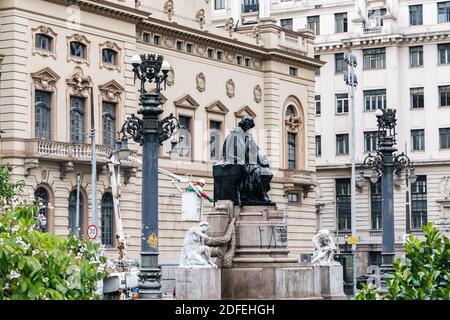 Denkmal für Antonio Carlos Gomes, brasilianischer Musiker und Komponist - von Luigi (Luiz) Brizzolara, italienischer Bildhauer, im Jahr 1922, in Praça Ramos de Azevedo Stockfoto