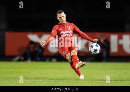 Almere, Niederlande. Dezember 2020. ALMERE, 04-12-2020, Yanmar Stadion, Saison 2020/2021, Niederländischer Fußball Keuken Kampioen Divisie. Almere City FC Spieler Thibaut Lesquoy während des Spiels Almere City - Jong Utrecht Credit: Pro Shots/Alamy Live News Stockfoto