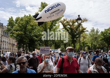 Mitarbeiter der Nokia-Gruppe demonstrieren gegen den Abbau von 1,233 Arbeitsplätzen in Frankreich. Paris, Frankreich, 8. Juli 2020. Foto von Florent Bardos/ABACAPRESS.COM Stockfoto