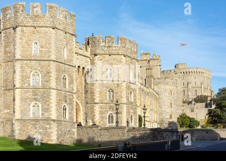 Windsor Castle Walls, Castle Hill, Windsor, Berkshire, England, Großbritannien Stockfoto