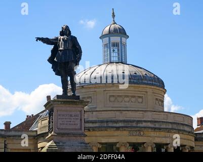 Bridgwater Old Marketplace, Robert Blake Statue, 1900, Marinekommandant, Somerset, Südwestengland, Großbritannien Stockfoto