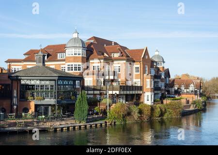 Cote Brasserie Restaurant auf der anderen Seite der Themse, Eton, Berkshire, England, Großbritannien Stockfoto