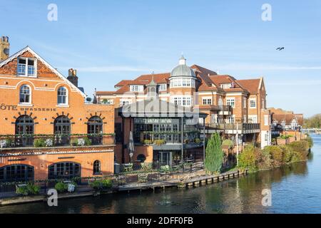 Cote Brasserie Restaurant auf der anderen Seite der Themse, Eton, Berkshire, England, Großbritannien Stockfoto