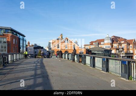 Windsor Bridge im Winter, Windsor, Berkshire, England, Vereinigtes Königreich Stockfoto