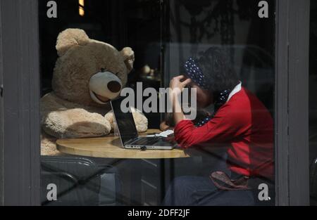 Atmosphäre in den Straßen von Paris in Saint Germain des Pres, die Brasserie Le Choupinet in der Nähe des jardin du Luxembourg, in Paris, Frankreich, am 20. Juli 2020. Foto von Denis Guignebourg/ABACAPRESS.COM Stockfoto