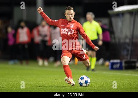 Almere, Niederlande. Dezember 2020. ALMERE, 04-12-2020, Yanmar Stadion, Saison 2020/2021, Niederländischer Fußball Keuken Kampioen Divisie. Almere City FC Spieler Thibaut Lesquoy während des Spiels Almere City - Jong Utrecht Credit: Pro Shots/Alamy Live News Stockfoto