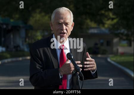 Der Handelsberater des Weißen Hauses, Peter Navarro, spricht am Montag, den 24. August 2020, mit Reportern im Weißen Haus in Washington, DC, USA. Foto von Rod Lampey / Pool /ABACAPRESS.COM Stockfoto