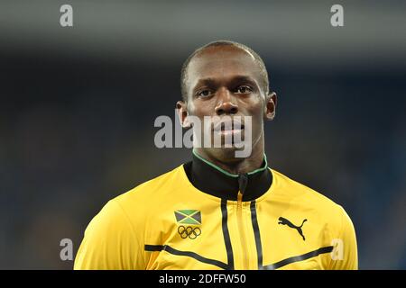 Datei Foto vom 15. August 2016 von Goldmedaillengewinner Usain Bolt von Jamaika auf dem Podium während der Medaillenzeremonie für die Männer 100m am Tag 10 der Olympischen Spiele in Rio 2016 im Olympiastadion in Rio de Janeiro, Brasilien. Weltrekordsprinter und achtmaliger Olympia-Goldmedaillengewinner Usain Bolt hat sich positiv auf das Coronavirus getestet und isoliert sich in seiner Heimat auf Jamaika, nachdem er letzte Woche seinen 34. Geburtstag mit einer großen Bash maskenfreien Feier gefeiert hat. Jamaikas Gesundheitsministerium bestätigte am späten Montag, dass Bolt, der Weltrekorde in der 100m und 200m Entfernung hält, positiv getestet hatte, nachdem er gepostet hatte Stockfoto