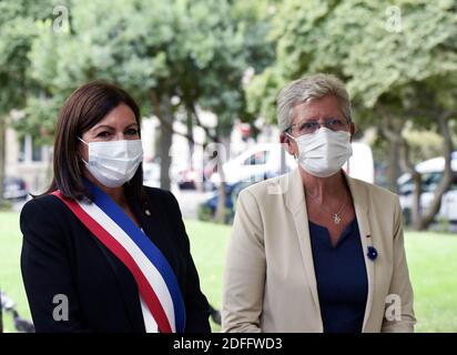 Der Armeestaatsseetar, Genevieve Darieussecq und die Bürgermeisterin von Paris Anne Hidalgo bei der Einweihung einer Hommage Gasse an den ehemaligen Zweiten Weltkrieg Soldat Claude Mademba Sy im 14. Arrondissement von Paris, Frankreich am 25. August 2020. Foto von Patrice Pierrot/Avenir Pictures/ABACAPRESS.COM Stockfoto