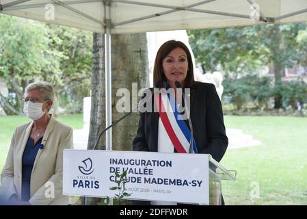 Der Armeestaatsseetar, Genevieve Darieussecq und die Bürgermeisterin von Paris Anne Hidalgo bei der Einweihung einer Hommage Gasse an den ehemaligen Zweiten Weltkrieg Soldat Claude Mademba Sy im 14. Arrondissement von Paris, Frankreich am 25. August 2020. Foto von Patrice Pierrot/Avenir Pictures/ABACAPRESS.COM Stockfoto