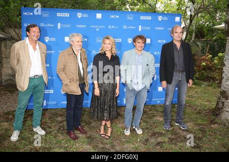 Philippe Uchan, Nicolas Marie, Virginie Efira, Albert Dupontel und Michel Vuillermoz im Rahmen des 13. Angouleme Film Festivals in Angouleme, Frankreich am 29. August 2020 beim Fotocall Adieu les Cons zu sehen. Foto von Jerome Domine/ABACAPRESS.COM Stockfoto