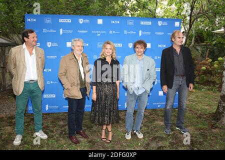 Philippe Uchan, Nicolas Marie, Virginie Efira, Albert Dupontel und Michel Vuillermoz im Rahmen des 13. Angouleme Film Festivals in Angouleme, Frankreich am 29. August 2020 beim Fotocall Adieu les Cons zu sehen. Foto von Jerome Domine/ABACAPRESS.COM Stockfoto