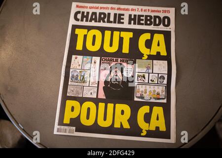 Illustration der neuesten Ausgabe der satirischen Zeitung Charlie Hebdo am 2. September 2020 in Paris, Frankreich. Die französische Satirezeitung Charlie Hebdo veröffentlicht erneut umstrittene Karikaturen des Propheten Muhammad, um den Beginn eines Prozesses gegen mutmaßliche Komplizen terroristischer Schützen zu markieren, die im Januar 2015 ihre Büros angegriffen haben. Bei dem Angriff der Brüder Saïd und Chérif Kouachi auf die Büros der Publikation starben 12 Menschen, darunter einige der berühmtesten Karikaturisten Frankreichs. Foto von Raphael Lafargue/ABACAPRESS.COM Stockfoto